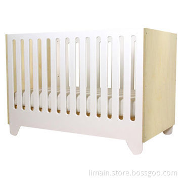 Babies' Crib, Made of Bamboo or Birch Wood/White Painted MDF, 36 x 60 x 38-inch